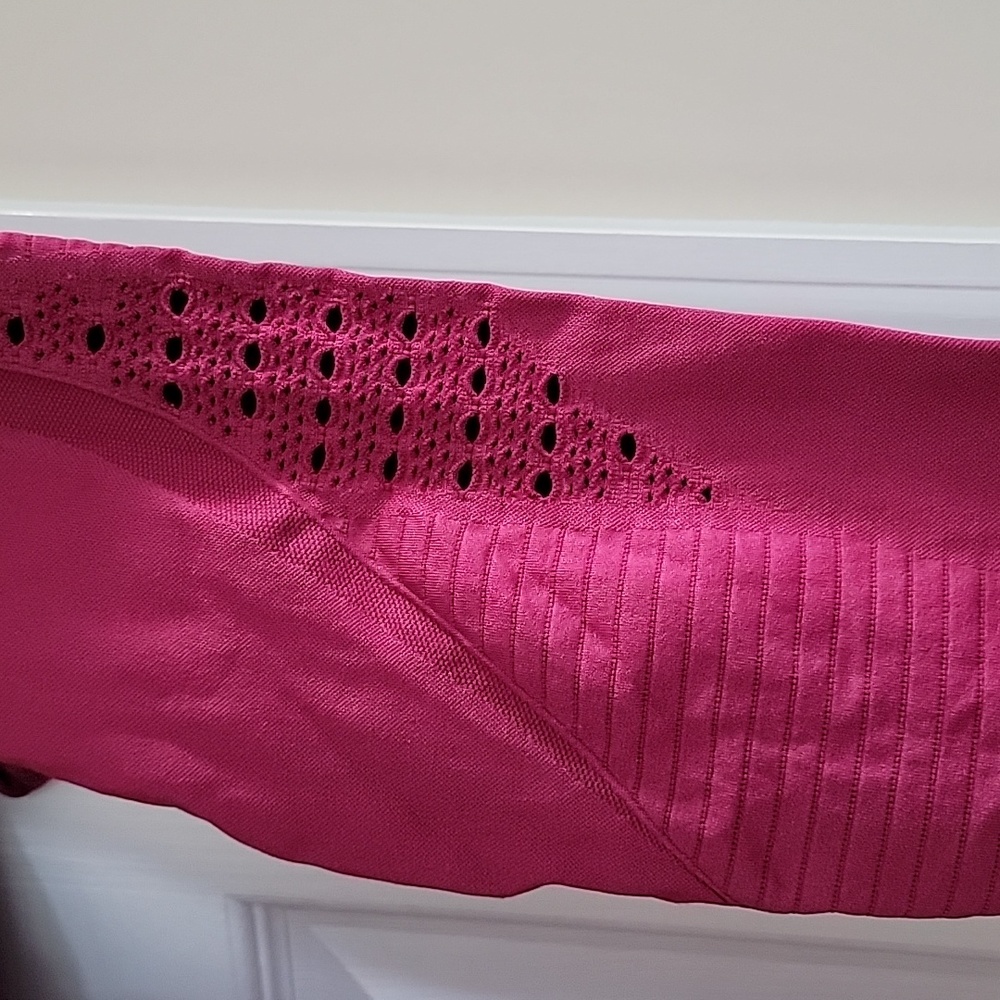 Gymshark Capris - Picture 2 of 3